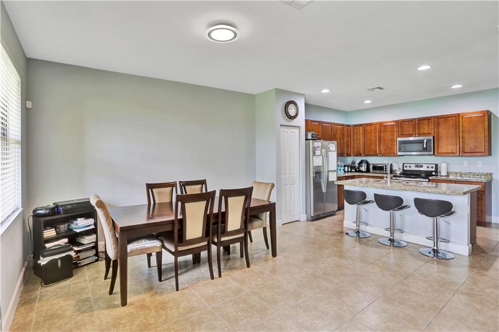 Central Parc South 182-17 - Residential