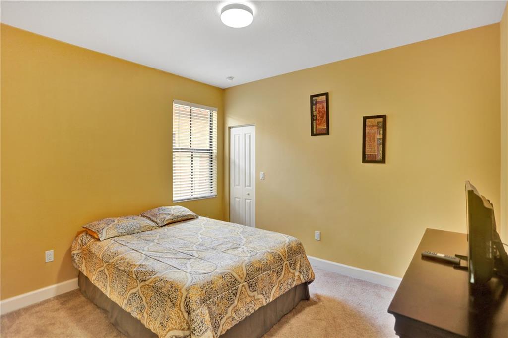 Central Parc South 182-17 - Residential