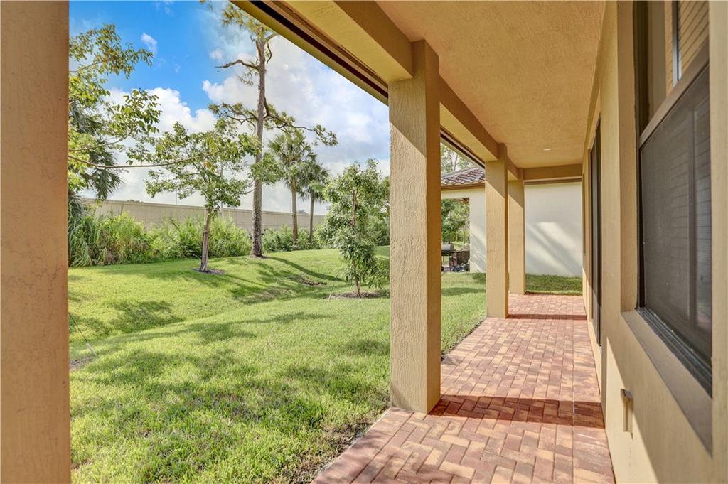 Central Parc South 182-17 - Residential