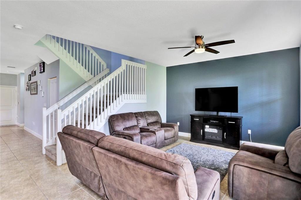 Central Parc South 182-17 - Residential