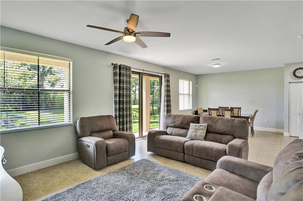 Central Parc South 182-17 - Residential