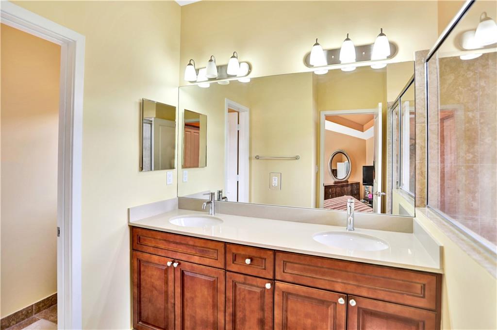 Central Parc South 182-17 - Residential