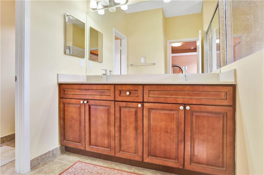 Central Parc South 182-17 - Residential