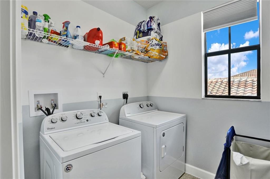 Central Parc South 182-17 - Residential