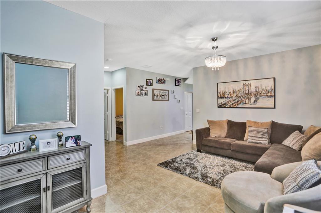 Central Parc South 182-17 - Residential