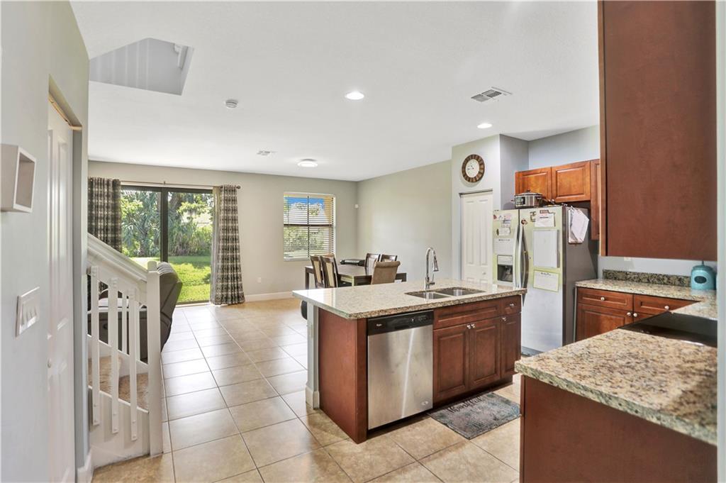 Central Parc South 182-17 - Residential