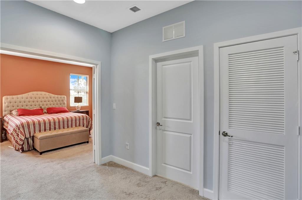 Central Parc South 182-17 - Residential