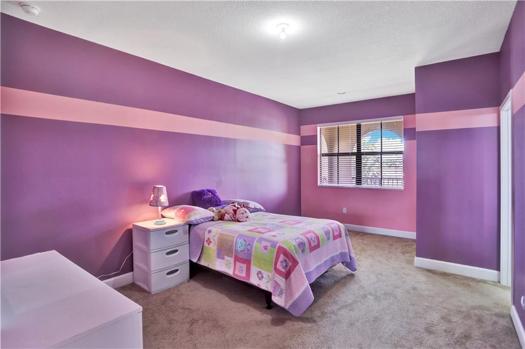 Central Parc South 182-17 - Residential