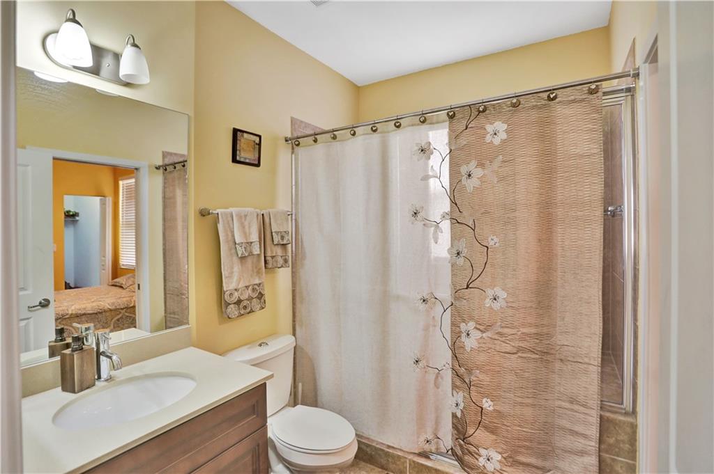 Central Parc South 182-17 - Residential