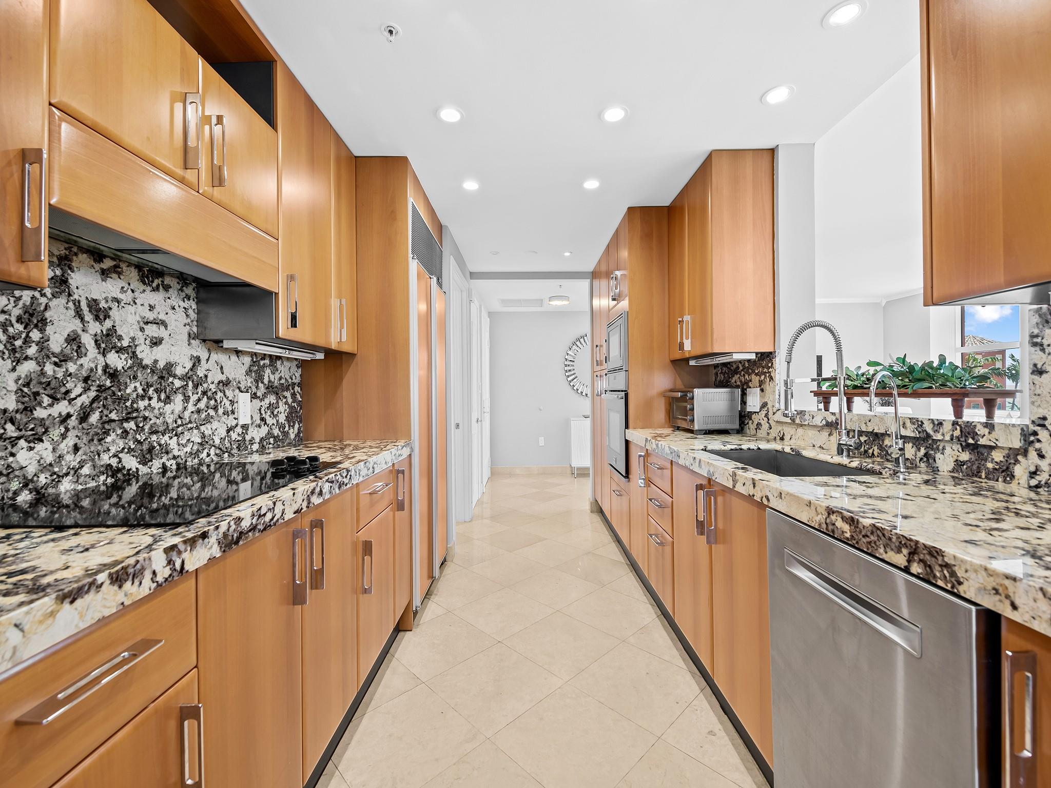 2110 N Ocean Blvd 6F