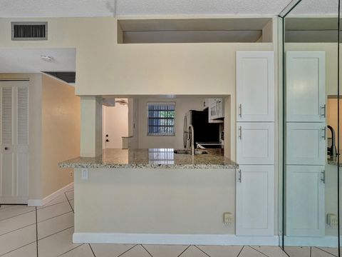 Condominium in Davie FL 9420 Poinciana Pl Pl 11.jpg