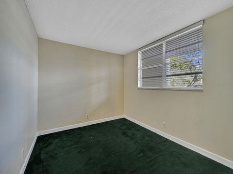 Condominium in Davie FL 9420 Poinciana Pl Pl 26.jpg