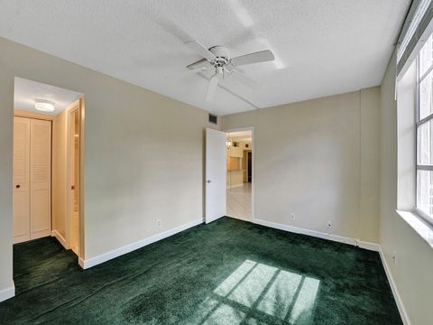 Condominium in Davie FL 9420 Poinciana Pl Pl 21.jpg