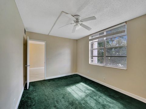 Condominium in Davie FL 9420 Poinciana Pl Pl 22.jpg