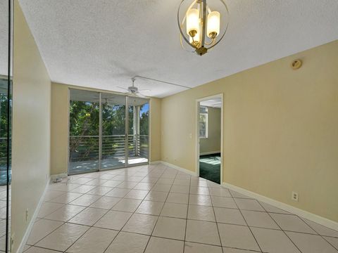 Condominium in Davie FL 9420 Poinciana Pl Pl 14.jpg