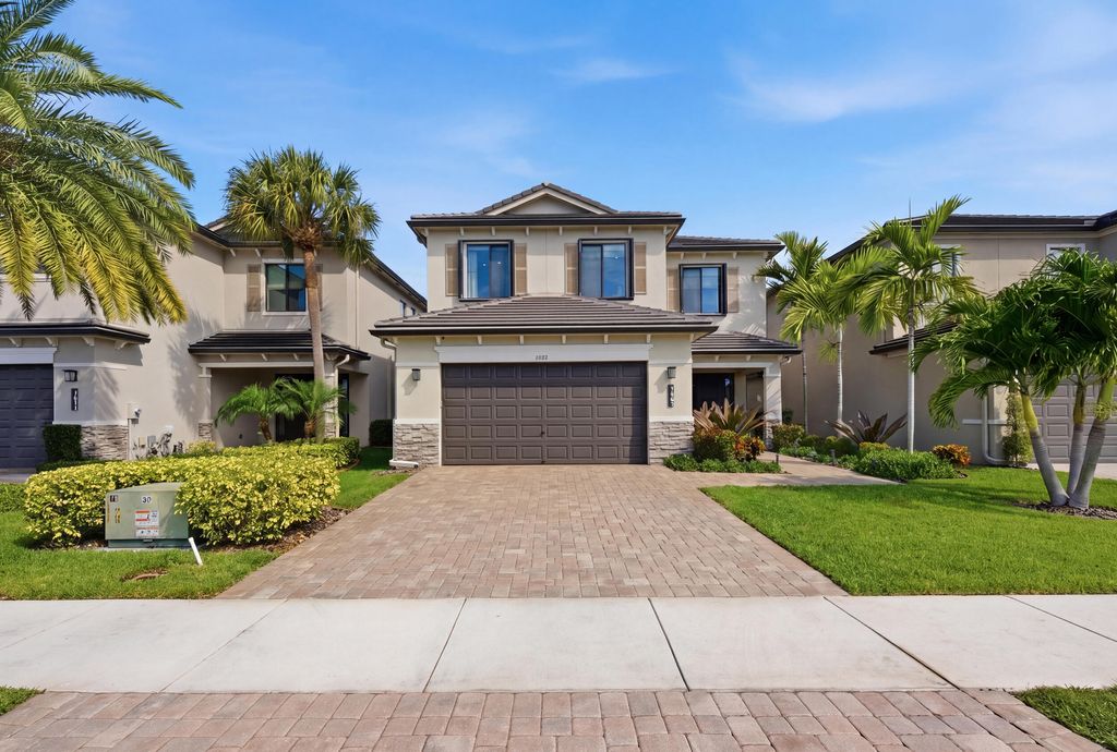 Photo of 7605 Moonrise Drive, Lake Worth, FL 33467 (MLS # B26016110)
