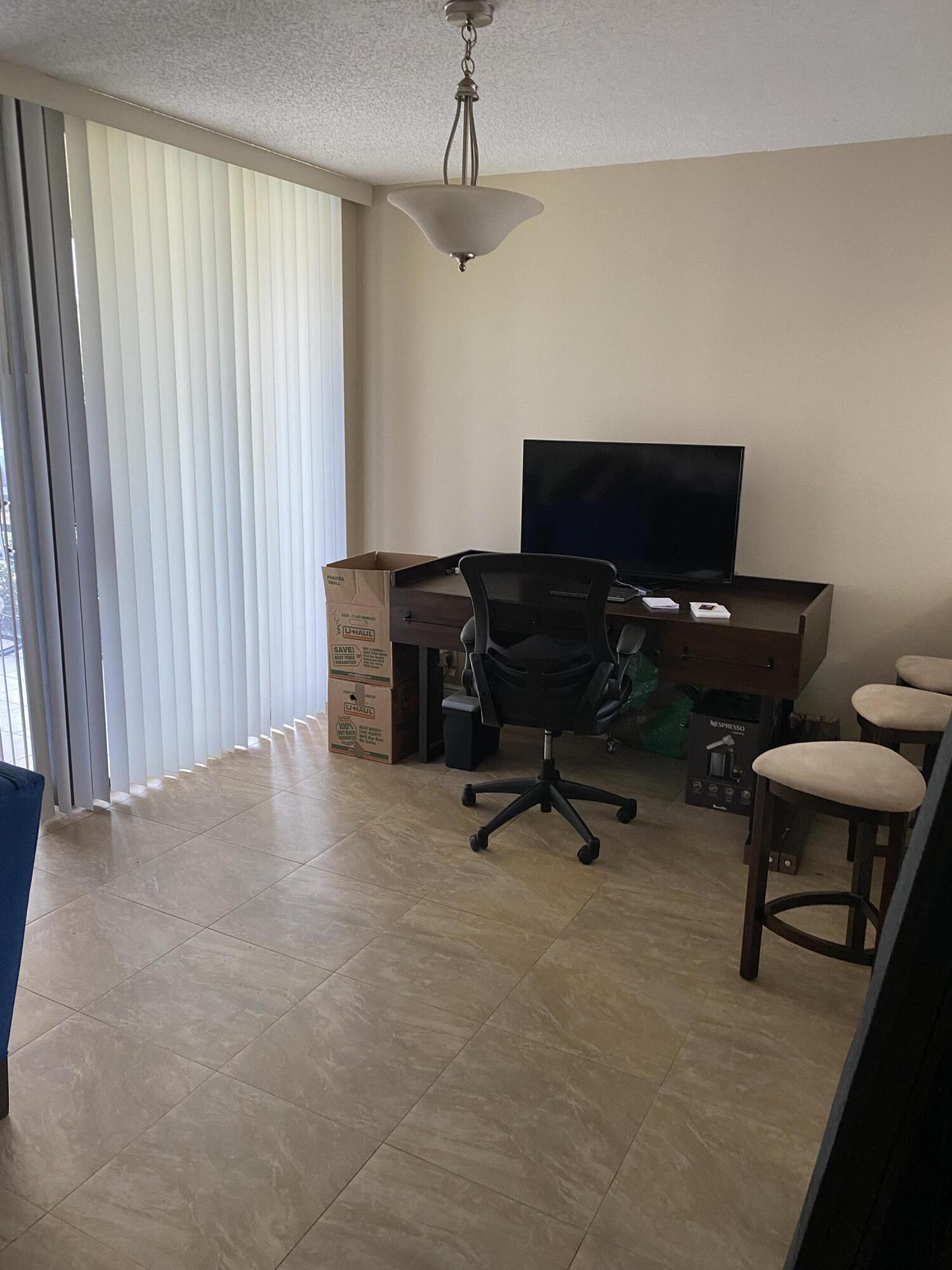 LAVERS DELRAY RACQUET CLUB CONDO - Residential Lease