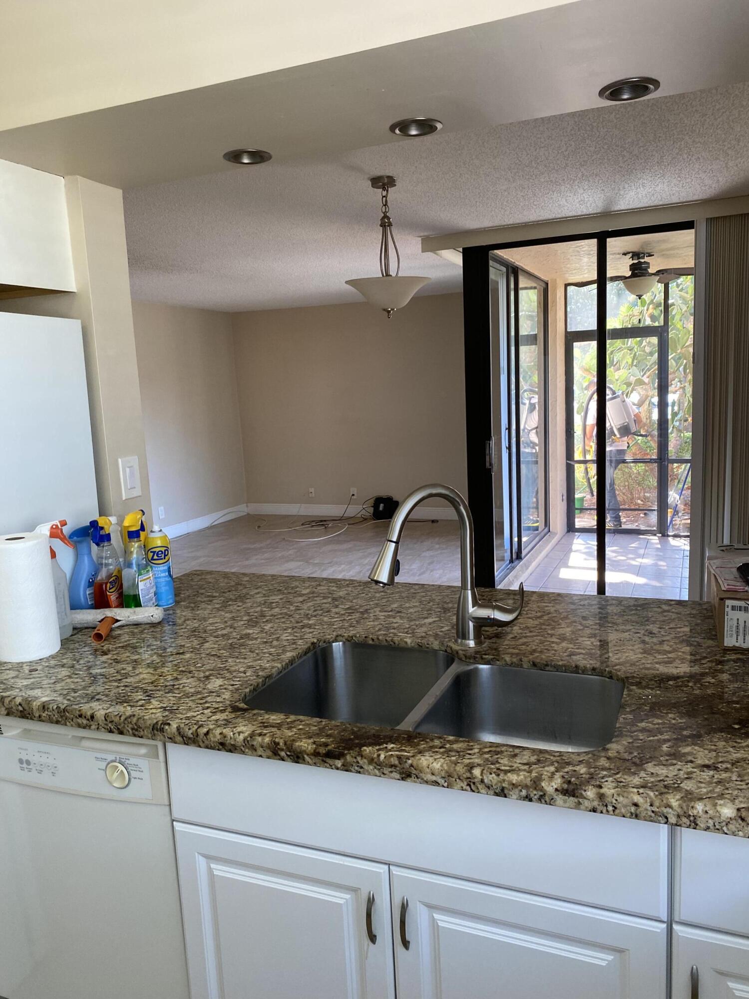 LAVERS DELRAY RACQUET CLUB CONDO - Residential Lease