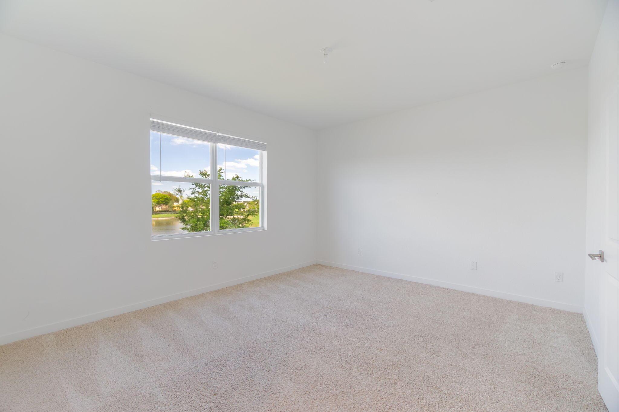 TOWN COMMONS PUD REPLAT - Residential Lease