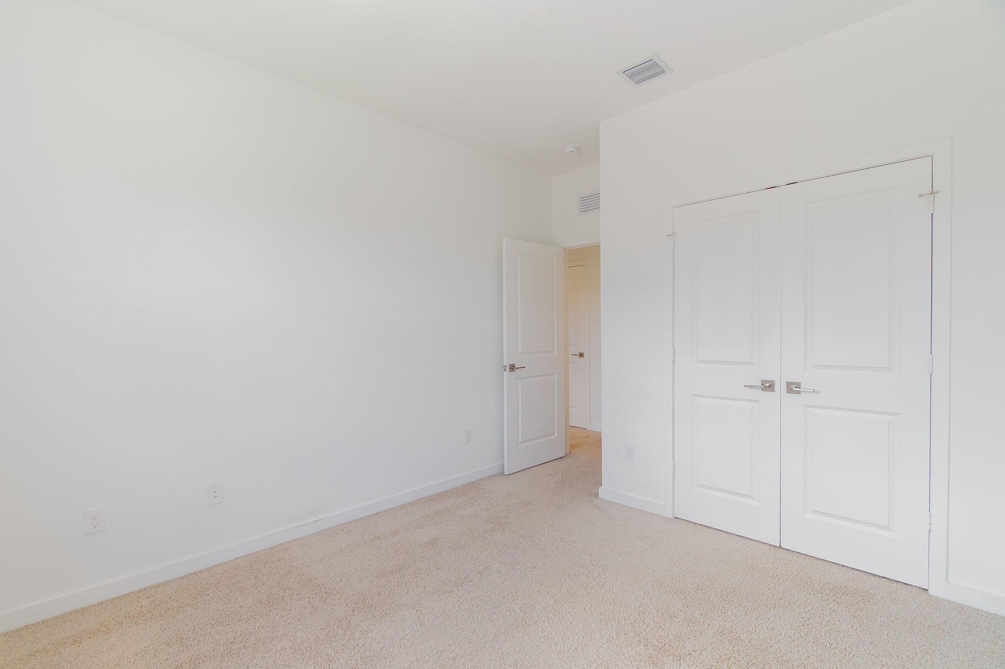 TOWN COMMONS PUD REPLAT - Residential Lease