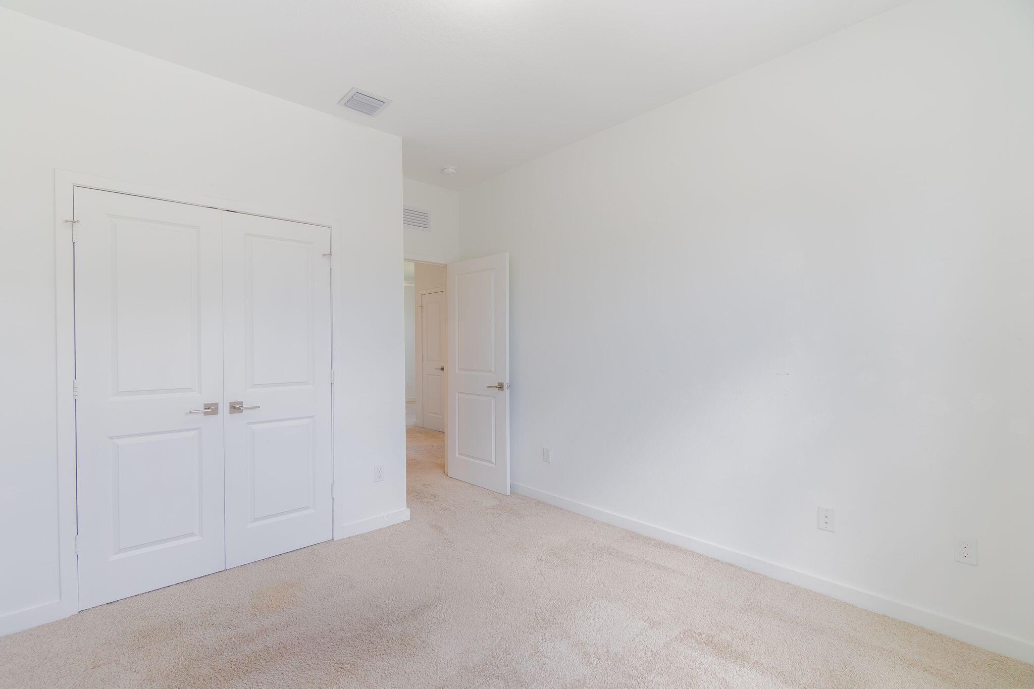 TOWN COMMONS PUD REPLAT - Residential Lease