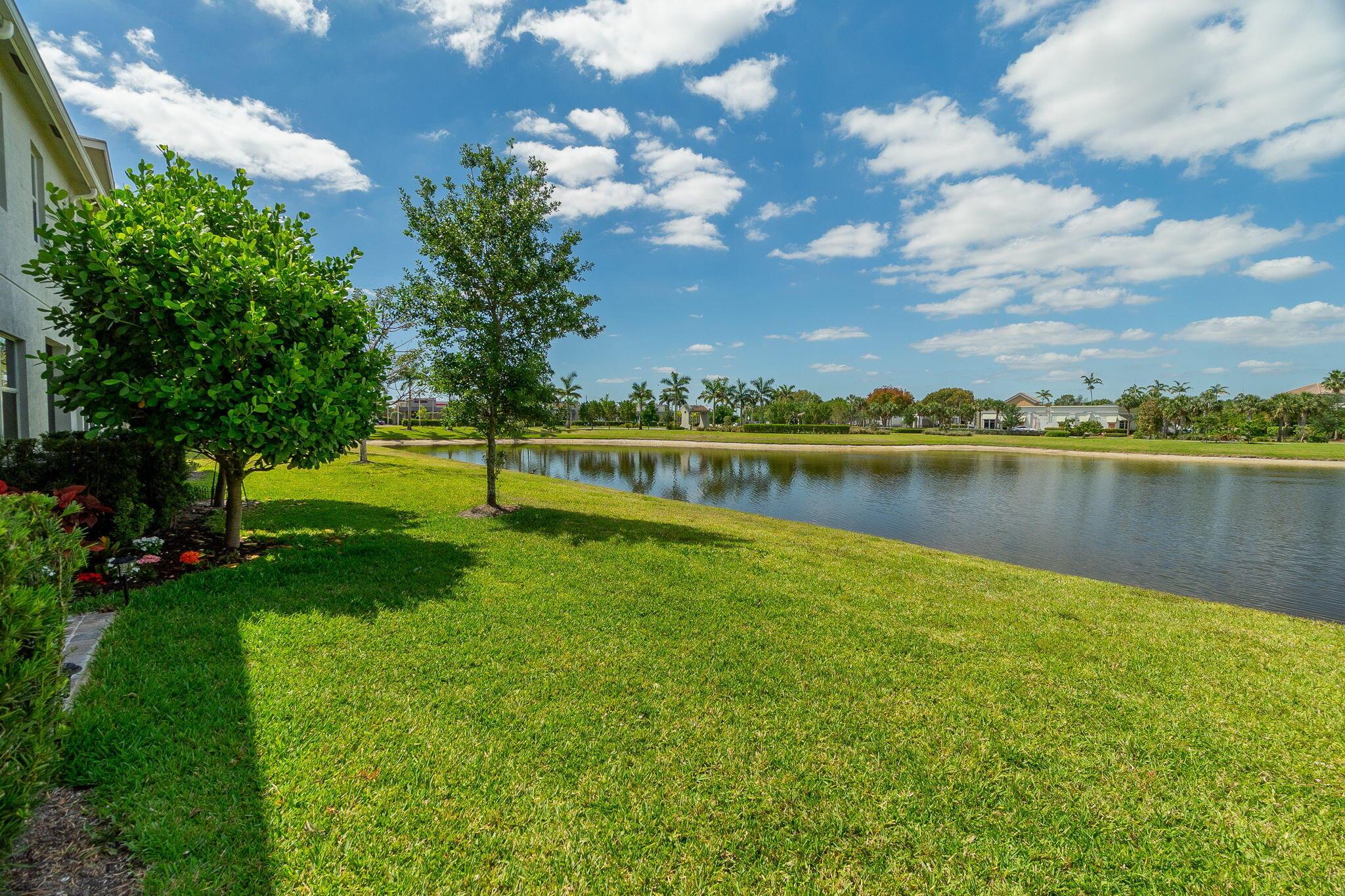 TOWN COMMONS PUD REPLAT - Residential Lease