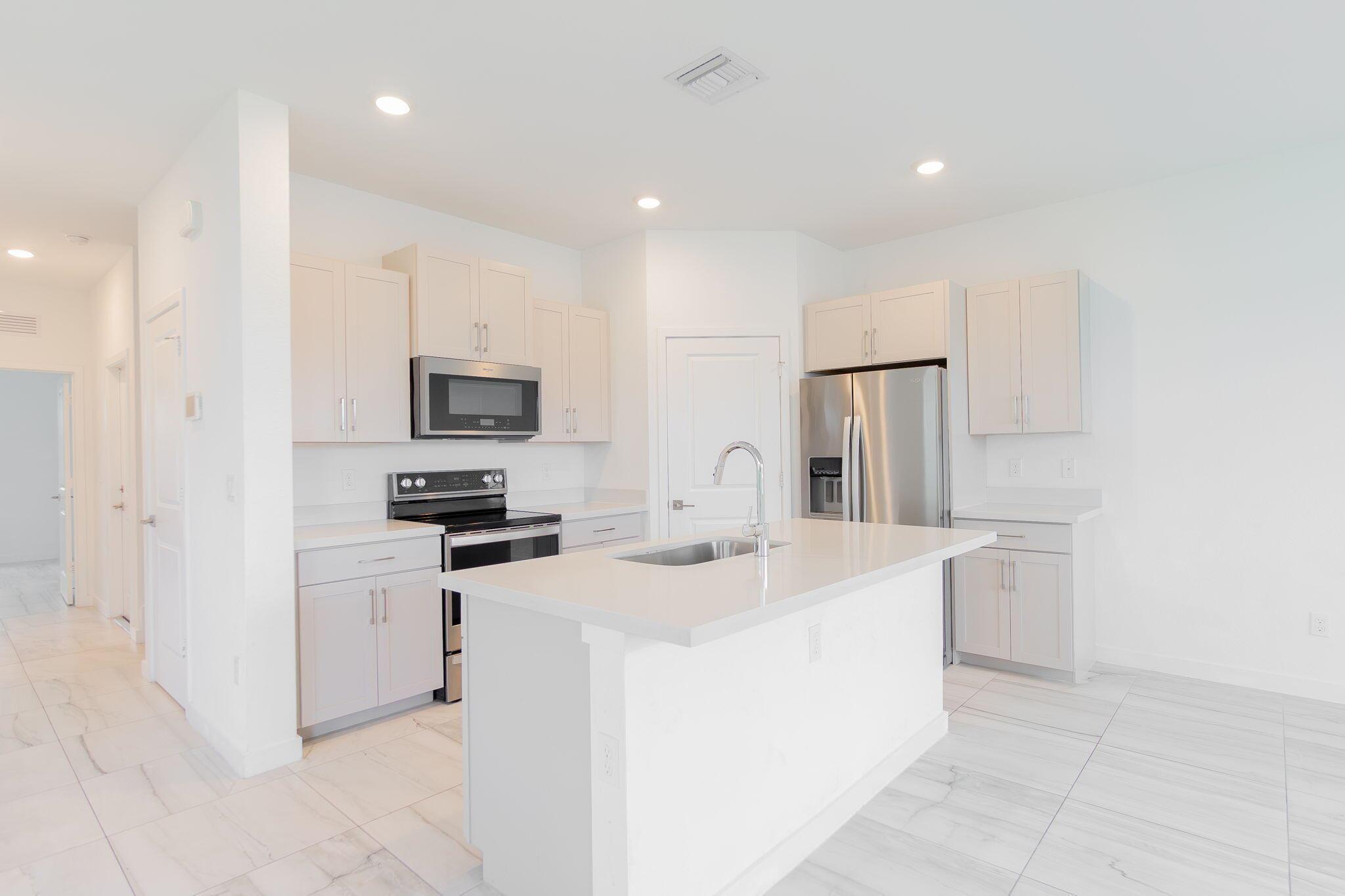 TOWN COMMONS PUD REPLAT - Residential Lease