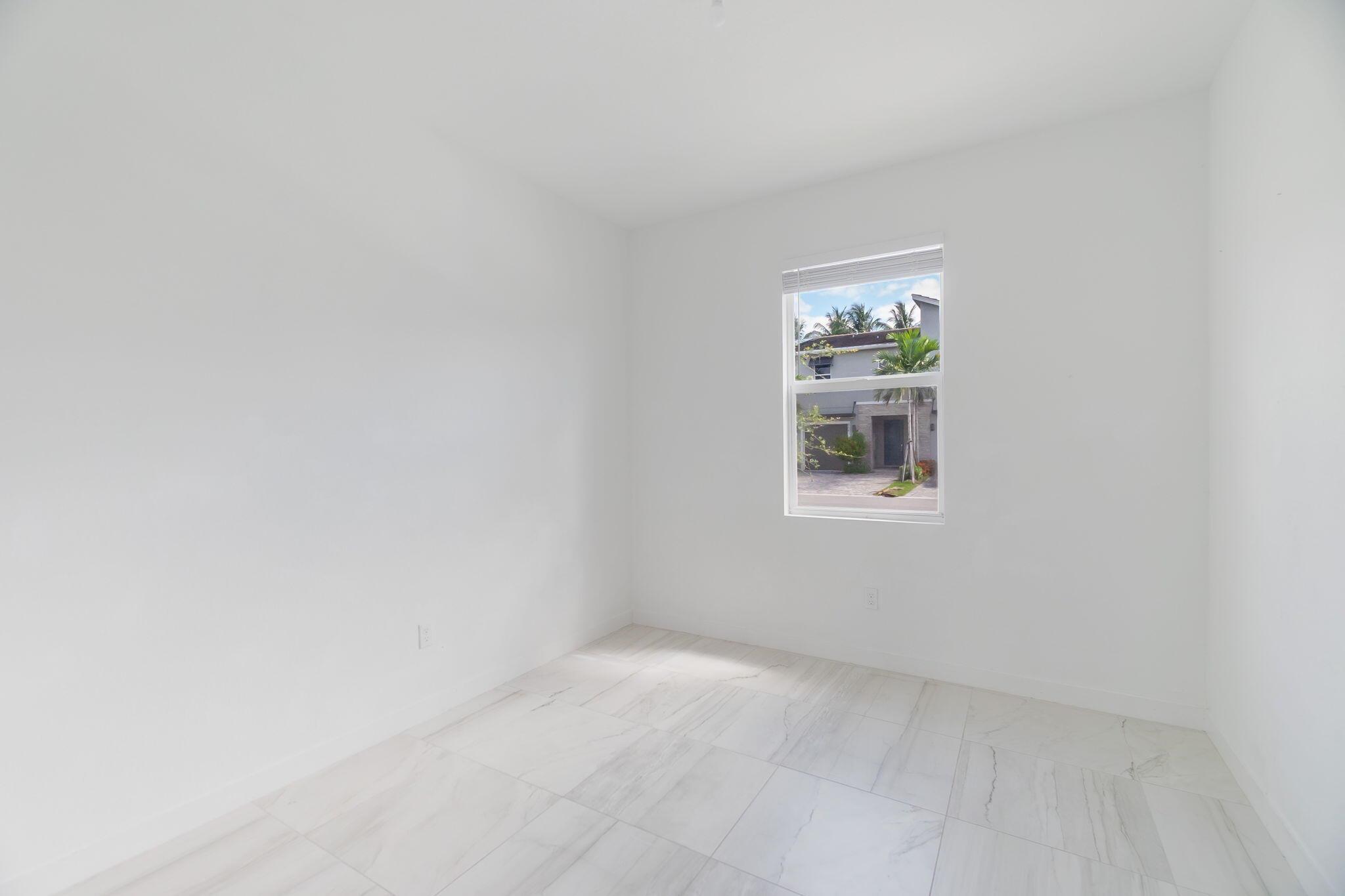 TOWN COMMONS PUD REPLAT - Residential Lease