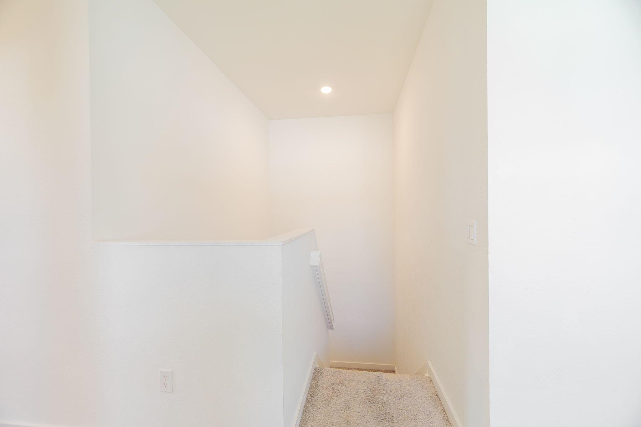 TOWN COMMONS PUD REPLAT - Residential Lease