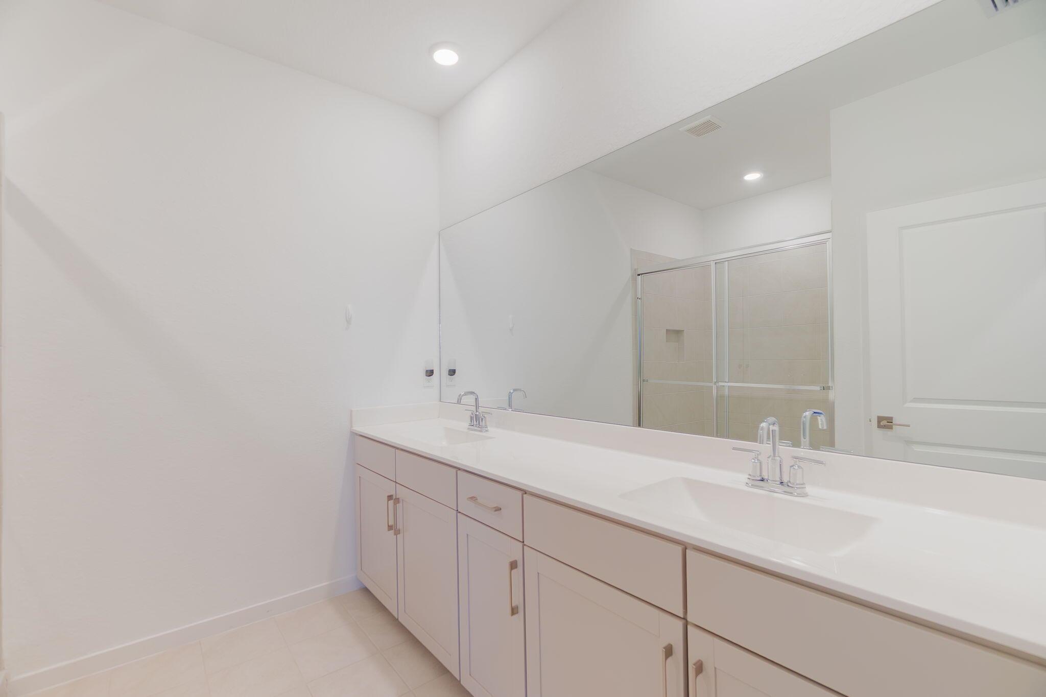 TOWN COMMONS PUD REPLAT - Residential Lease