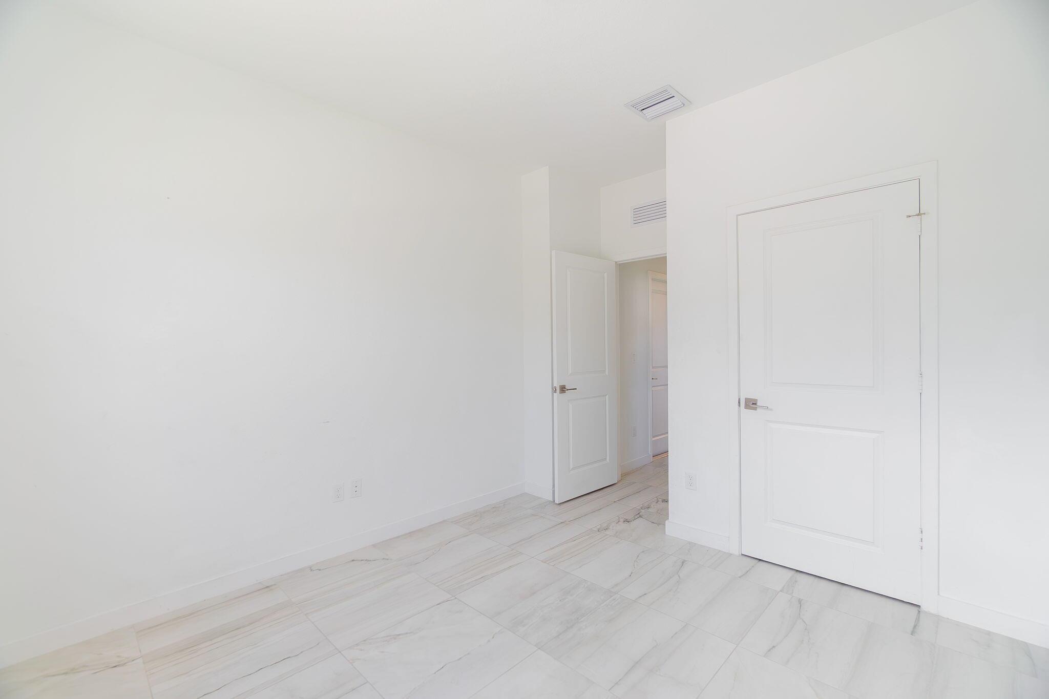 TOWN COMMONS PUD REPLAT - Residential Lease