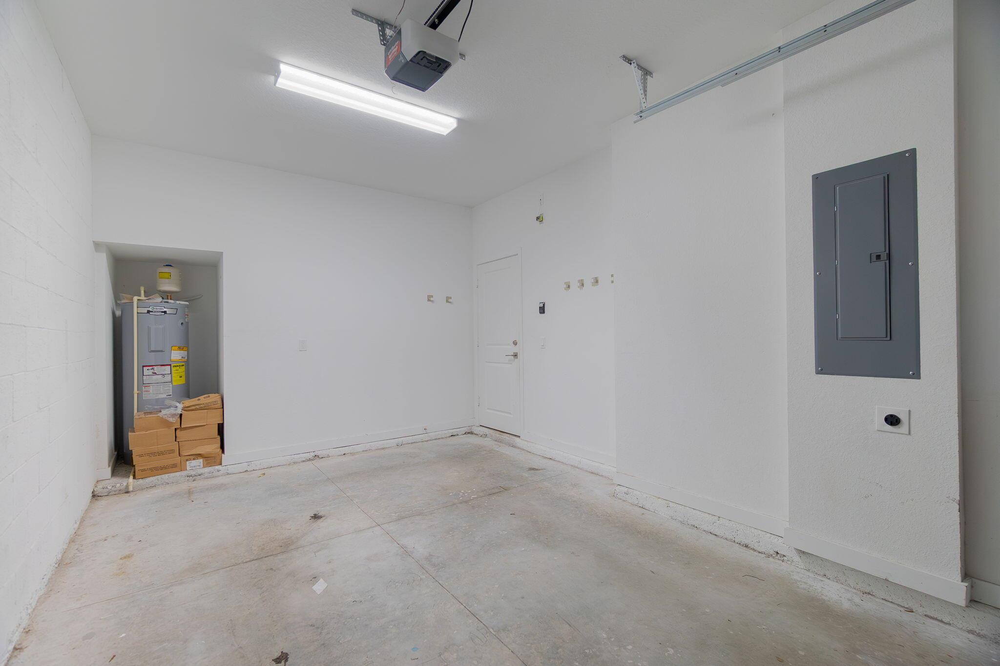 TOWN COMMONS PUD REPLAT - Residential Lease