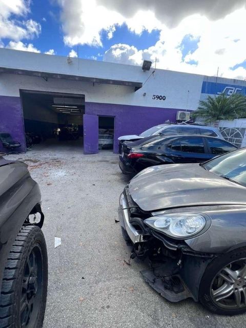 5900 Funston Street Hollywood FL 1934