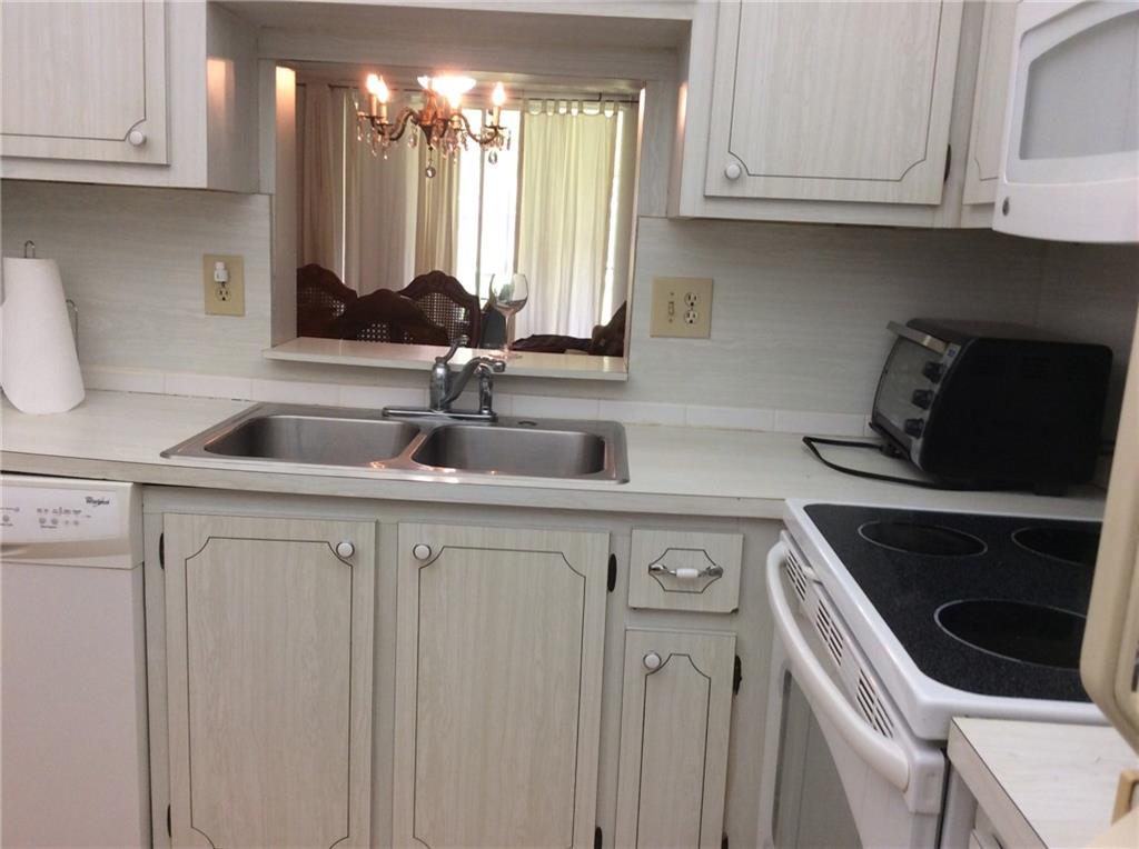 Meadowbrook Towers Condo - Residential