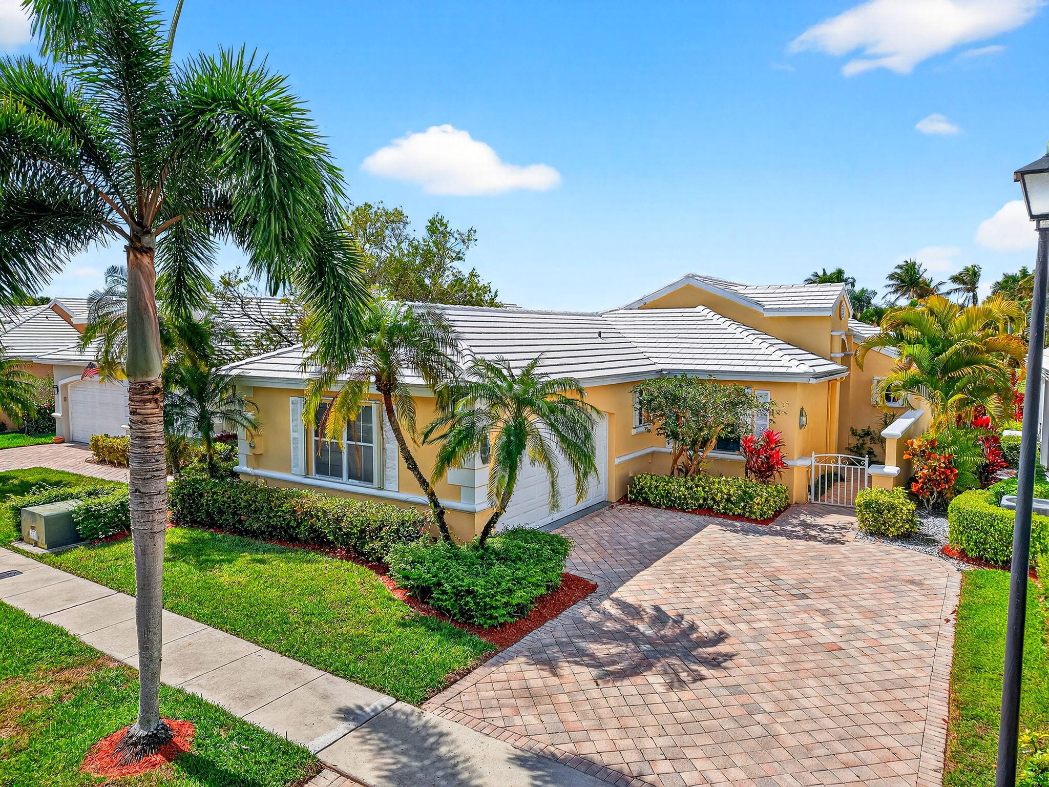 4341 Kensington Park Way