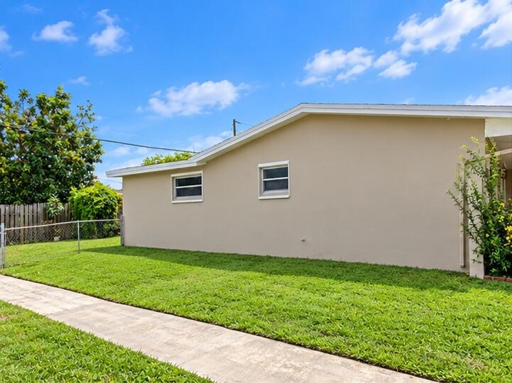 View photos, virtual tours, details... 7700 SUNSET STRIP