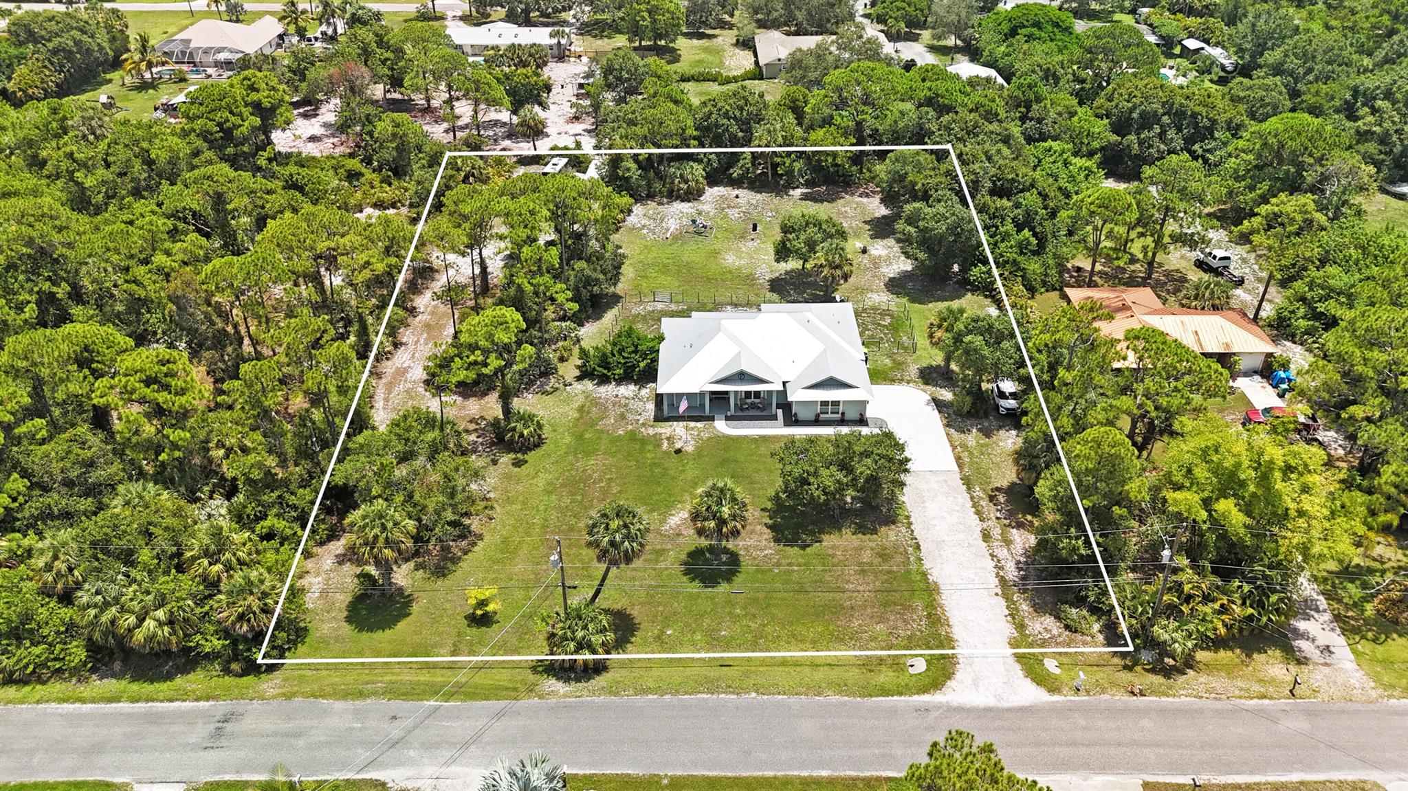 4912 Pinetree Drive