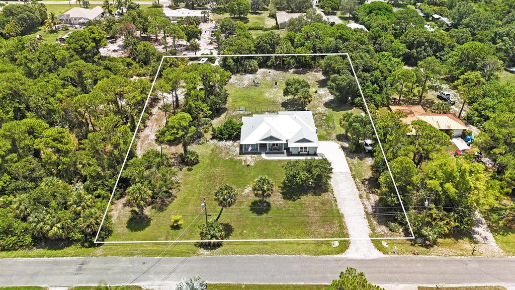 Photo of 4912 Pinetree Drive, Fort Pierce, FL 34982 (MLS # R11111273)