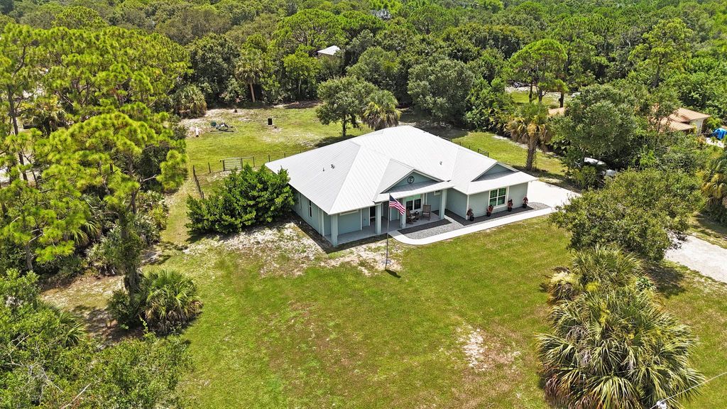 Photo of 4912 Pinetree Drive, Fort Pierce, FL 34982 (MLS # R11111273)