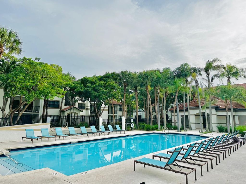 Photo of 540 S Park Road, Hollywood, FL 33021 (MLS # B26004506)