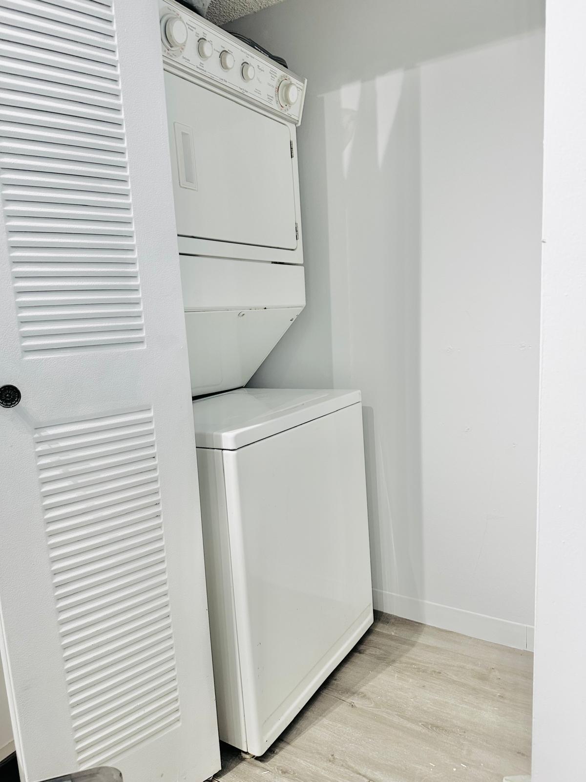 HOLLYWOOD PARC CONDOMINIUM - Residential Lease