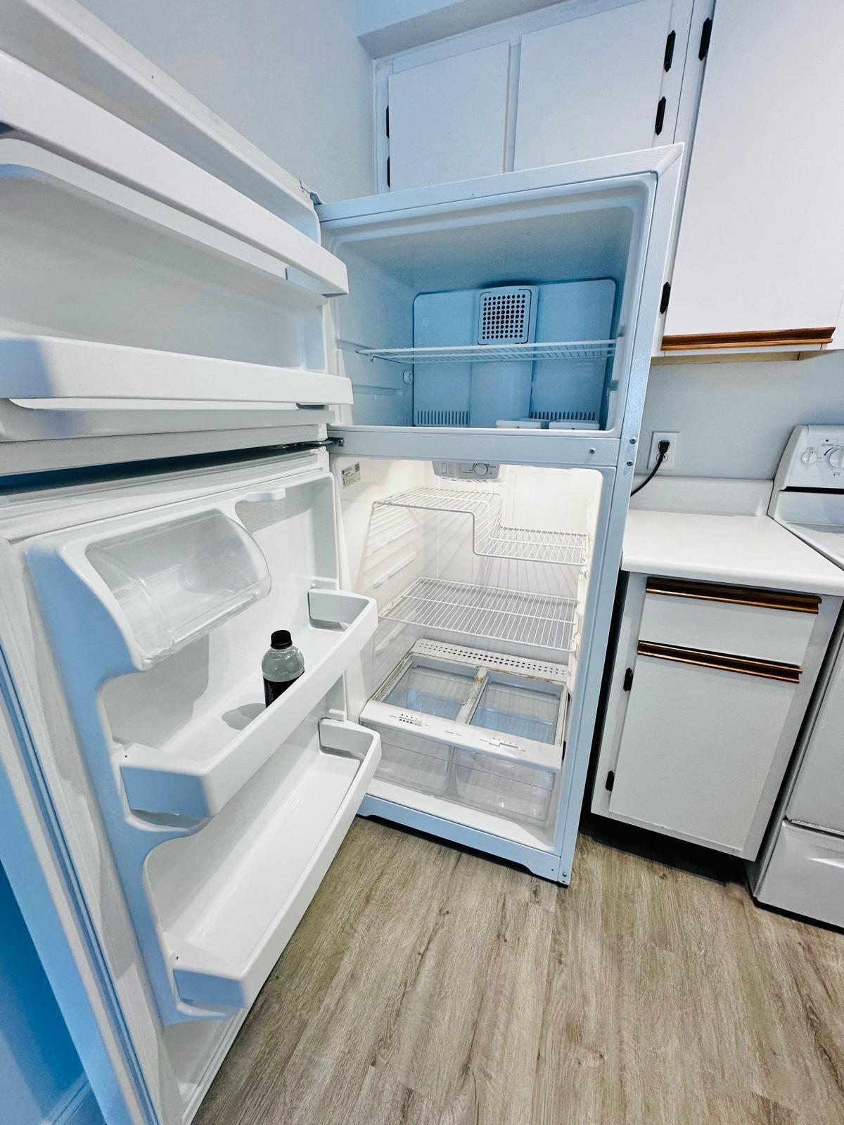 HOLLYWOOD PARC CONDOMINIUM - Residential Lease