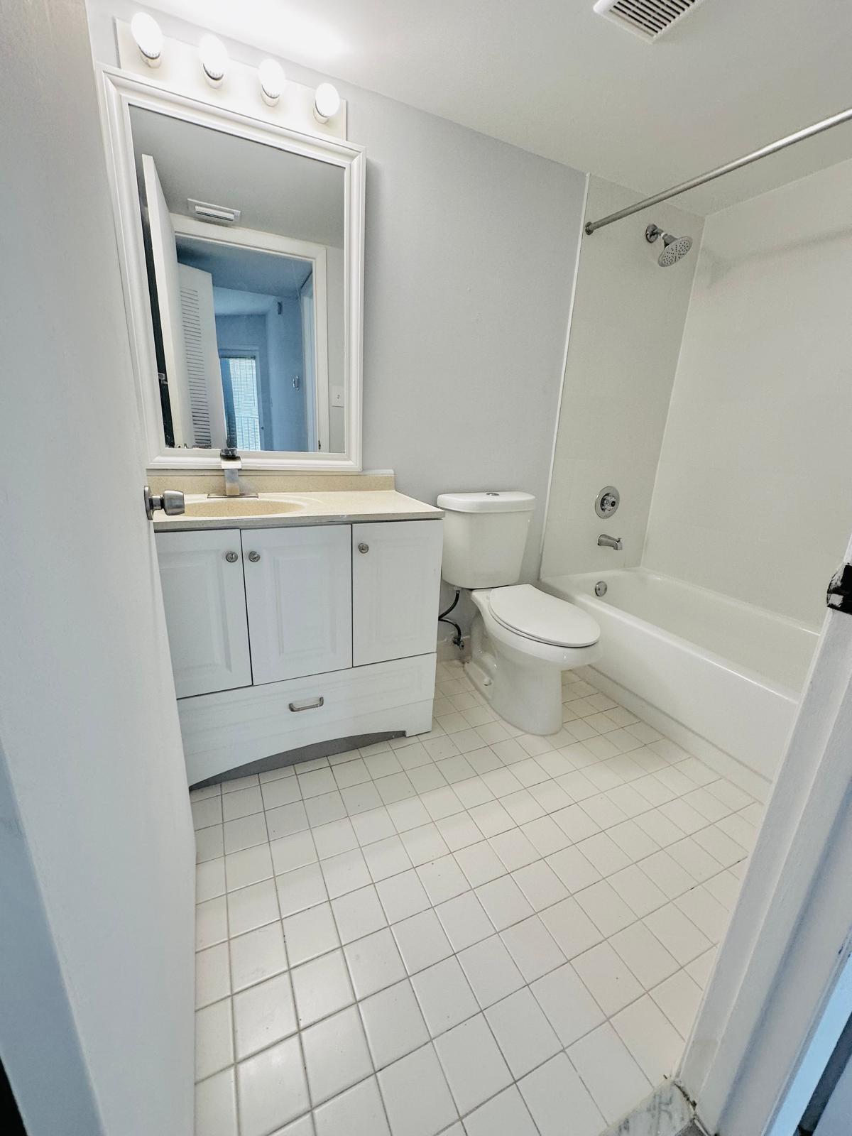 HOLLYWOOD PARC CONDOMINIUM - Residential Lease