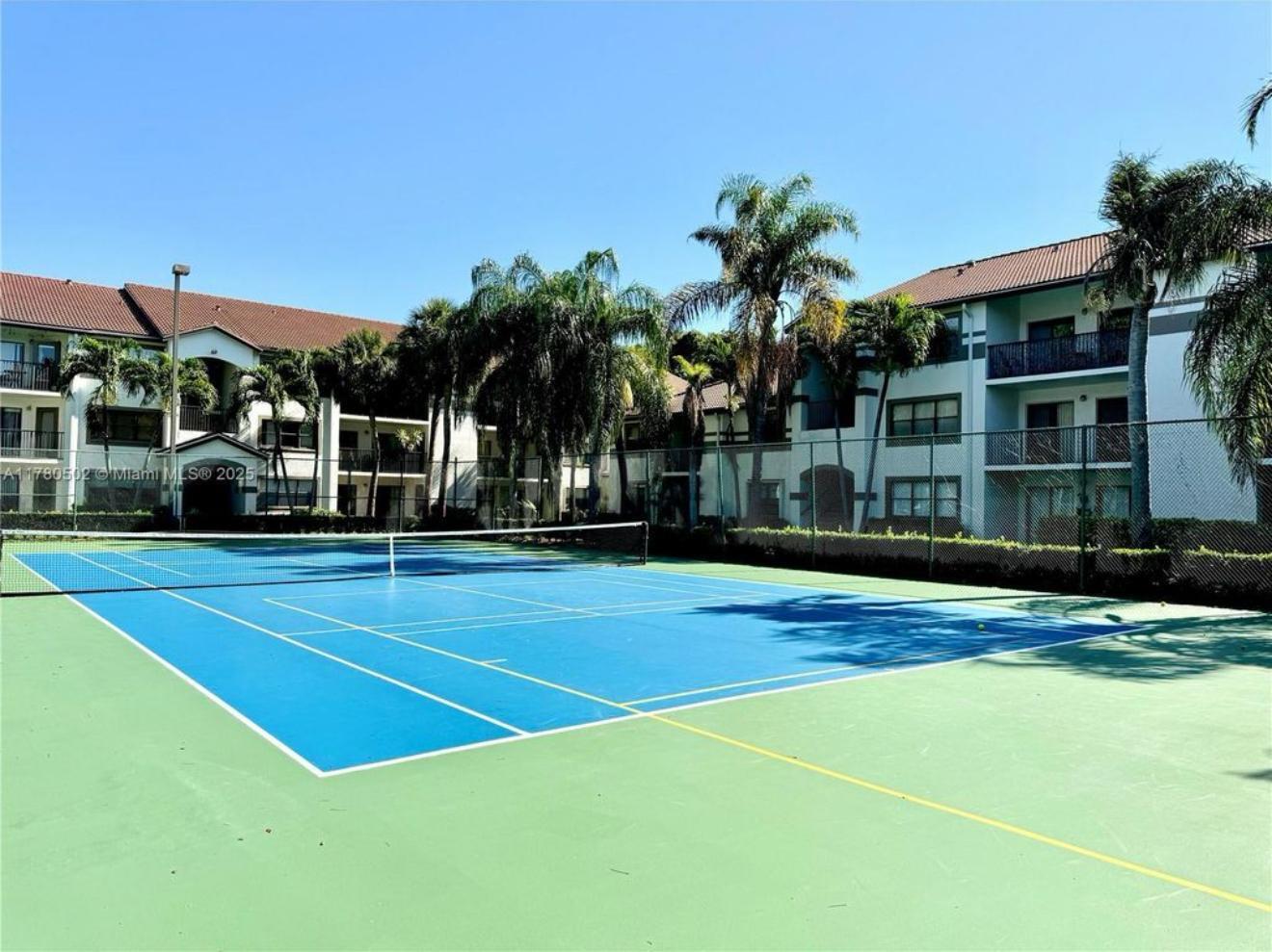 HOLLYWOOD PARC CONDOMINIUM - Residential Lease