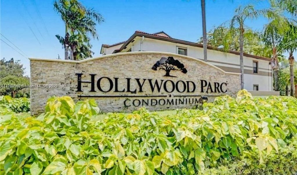 Photo of 540 S Park Road, Hollywood, FL 33021 (MLS # B26004506)