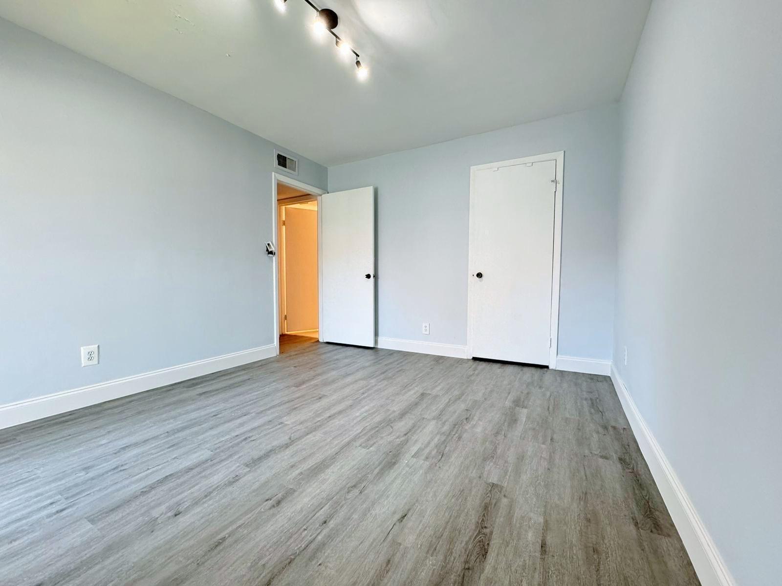 HOLLYWOOD PARC CONDOMINIUM - Residential Lease