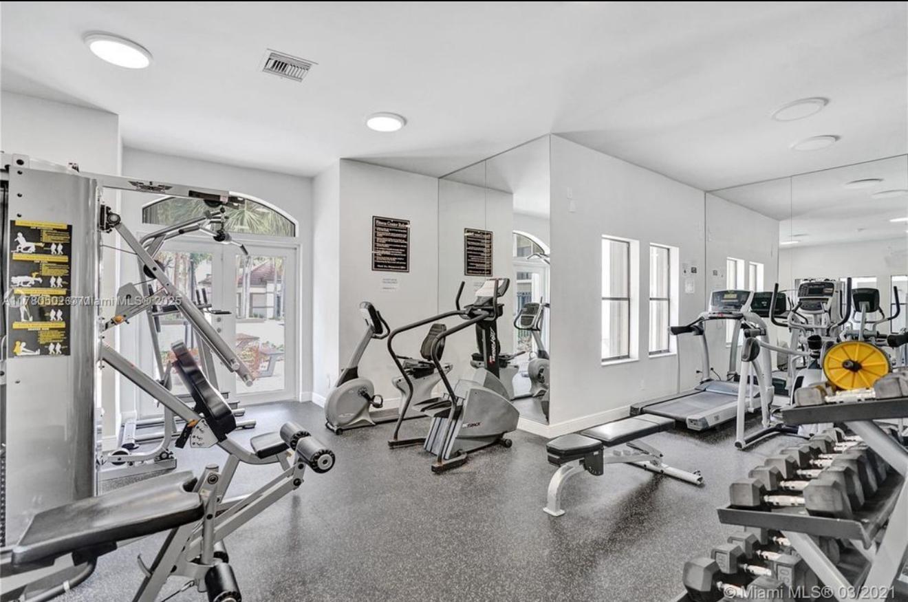 HOLLYWOOD PARC CONDOMINIUM - Residential Lease