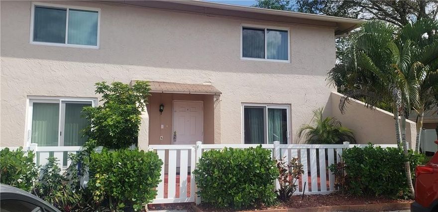 Beautifully laid out- Spacious, bright and airy, two Storey Corner Townhome, owner occupied, three bedrooms, 2.5 baths, upgraded kitchen with snackbar/counter, screened in back patio overlooks fenced in backyard for quiet enjoyment, convenient storage shed in back. There is a large front porch too for quiet enjoyment, entertaining, bbq etc. Quiet community with easy and convenient access to major roads/highways, shopping, and restaurants. No Rentals permitted.