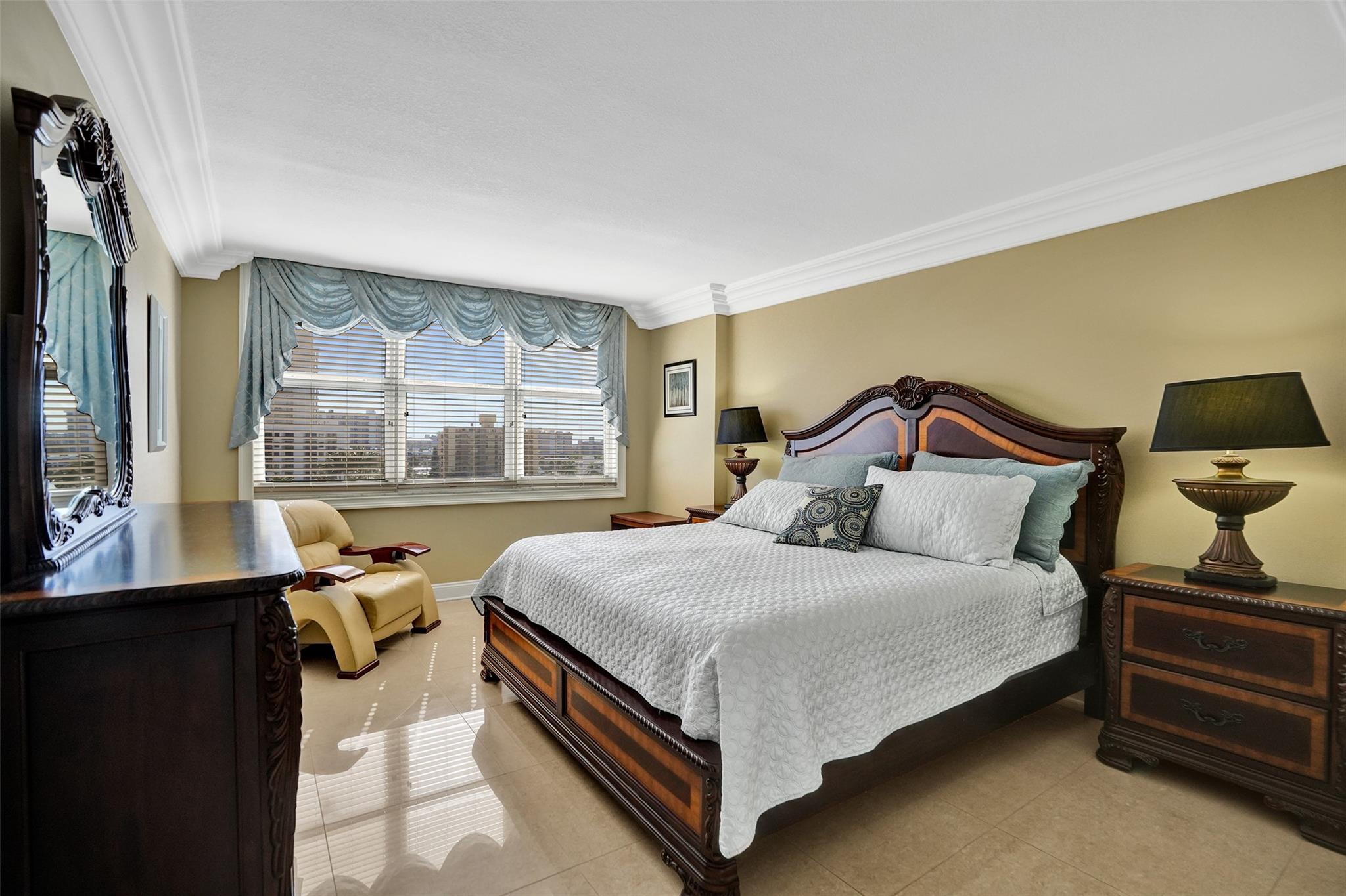 CENTURY PLAZA - Residential