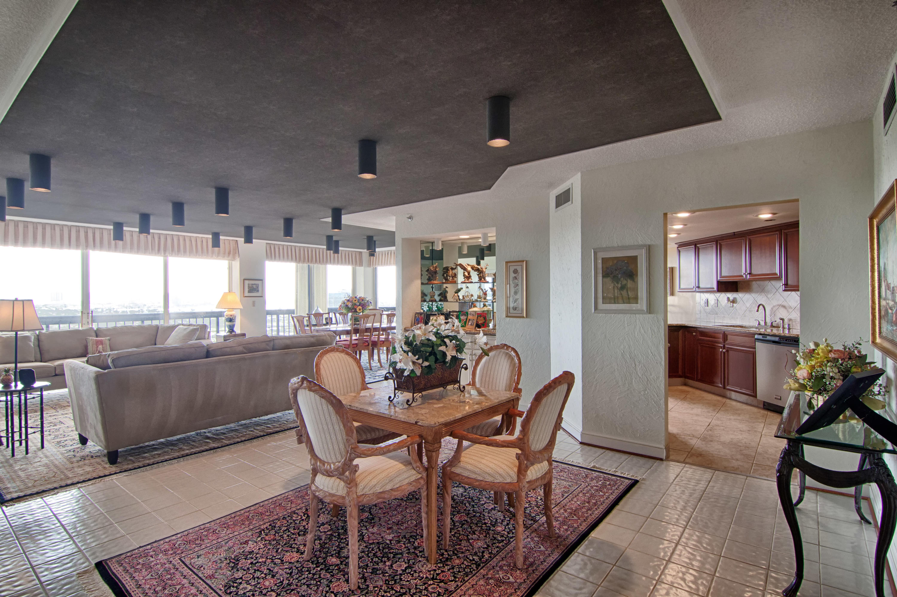 LANDS OF THE PRESIDENT - Residential